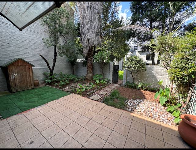3 BEDROOM APARTMENT RENTED IN BRYANSTON